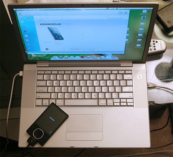 Irony:A MacbookPro and a Zune (wide)