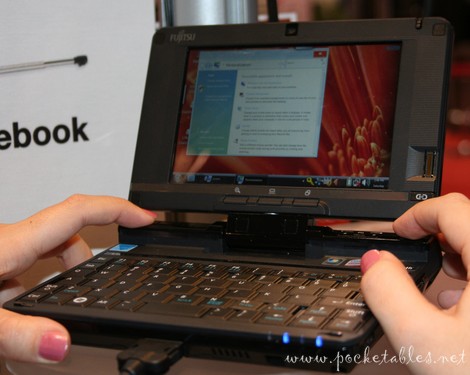 The Fujitsu Lifebook U820 requires tiny fingers.